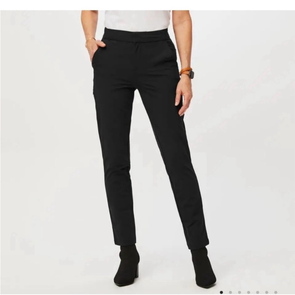 Figs Women's Black Skinny trouser